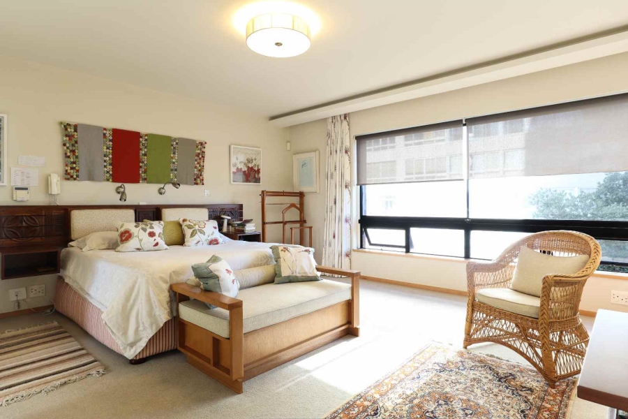 4 Bedroom Property for Sale in Sea Point Western Cape